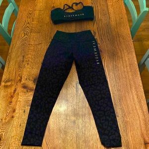 Leopard Ryderwear athletic set. Medium, excellent condition.